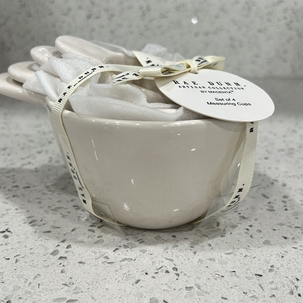 New Rae Dunn Set of 4 Measuring Cups - Picture 2 of 8